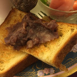 あんじゅ - デニッシュパンに餡子を乗せて。