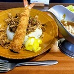 カリービストロ LAMP - チキンランプカレー  エビフライトッピング♪