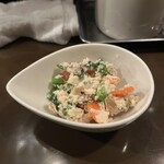 婆娑羅 - お通しの卯の花　野菜の食感と出汁は絶妙