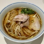 ロックンスリー - 地鶏醤油 + 荒切り地豚チャーシュー(ハーフ)