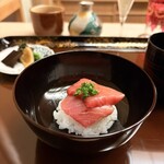 片折 - メバチマグロの漬け丼（普通盛り）