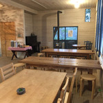 ラピュタファーム - ここもレイアウトが変わった
      ー受付がある建物ー
      ランチの人はコーヒー無料《2015年1月》