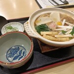 門前そば 大黒屋 - 料理写真:味噌煮込みうどん