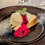 AKARENGA STEAK HOUSE - ベイクドチーズケーキ