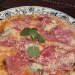 モモタ バー - 生ハムの手作りpizza