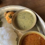 オリエンタルテーブル アマ - ダル