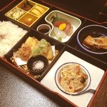 Hana fusa - 赤出しが美味しかっ
                        でーす！
                        接待にいいお店ですね！