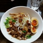 らーめん チキント - 油そばセット 900円。
                                ワンタンスープつき。
                                