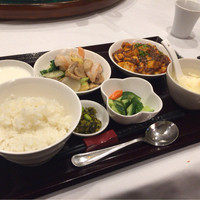 御膳房 六本木店 - 本日のスペシャルセット（1680円税込）8種類の料理からお好きな2種類を選べます。