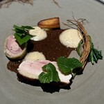 ラ・ヴァガボンド - 岩手珠鶏(ほろほろ鳥)
      胸肉　もも肉　ムース　三関セリ