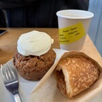 B² 東陽町店 - キャロットケーキとチリコンカンのドーナツ