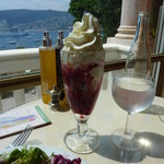 Villa & Jardins Ephrussi de Rothschild The tea room-restaurant - 生クリームいっぱいだけど、アイスを頼んだんです。。。(^_^)ゞ