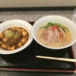 六木 - ランチ 麻婆丼つき(^O^)／