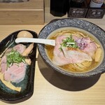 地鶏と伊勢海老 中華そば 聖 - 