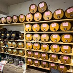 和牛と樽ワイン バレル - 店内