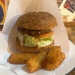 ビッグスマイル - スタンダードバーガー
            （BBQソース・ポテト付）1,000円