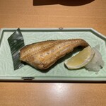 居酒屋 典典 - 焼き魚はホッケでした。が、魚をよく知らない自分でもコレは…と感じる