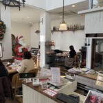 ムッシュ マスノ アルパジョン - 男子禁制では無いですが、お茶とケーキそして会話を楽しめます