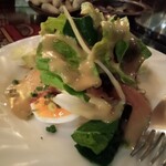 世界の酒　シャーロックホームズ - お通しのサラダ