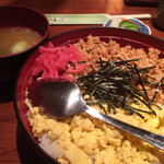 一番どり  - 鶏そぼろ丼 710円