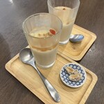 四川 郷土菜 シャンバァロウ - 杏仁豆腐