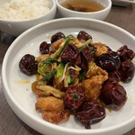 四川 郷土菜 シャンバァロウ - 鶏カラピリ辛山椒炒め