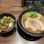 中華そば ひら井 たまプラーザ店 - 