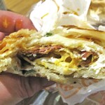 港式葱抓餅 - 葱抓餅蛋＋起司＋火腿（食べかけで失礼します）