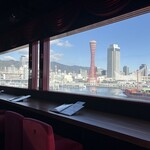 神戸フランツ umieモザイク店 - カウンターに座ると、ポートタワーとホテルオークラが見える！