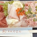 築地やまの - ・三種盛り　ネギトロ　¥1,600-（税込）