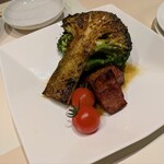 獅子 - ブロッコリーのステーキ