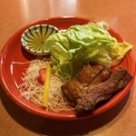 スコンター - ・パリパリチキンのレタス包みレモンソース
※ランチサービス