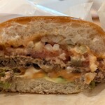 ゼッテリア - ZETTERIA 西葛西駅店 絶品ビーフバーガー 断面