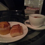 フォーシーズン・ダイニングルーム - ケーキとコーヒー