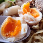 ケンチャンラーメン - 煮卵くん。