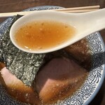 中華そば榮田 - スープ