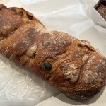 KISO - 渋皮栗のロデブ(¥400) 生地モチモチ　栗の甘みも優しい　また買う！