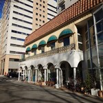 モナムール - 大國魂神社の隣です