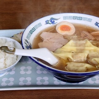 一力食堂 - 料理写真:ワンタンメン700円ネギ抜き、ライス小150円