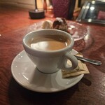 カルネジーオ イースト - 