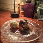 カルネジーオ イースト - 