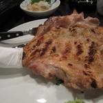 居酒屋 鳥きん - 特大骨付きもも焼き