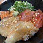 海鮮丼の駅前 - 