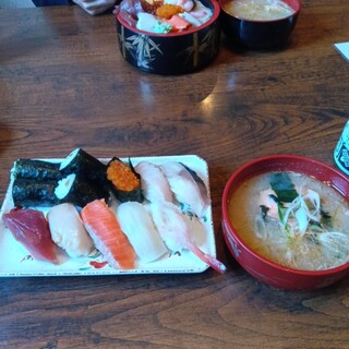 ファミリーすしガーデンハウス_1