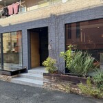 カセント - エントランス