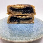 たむらパン - おやき 黒ごまオレンジ 断面