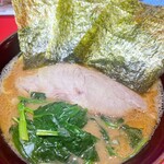 横浜ラーメン 新横家 - メイン写真: