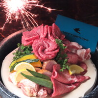 和牛あか牛使用 お祝い肉盛りプレート