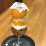a Lot cafe&bar - 求肥と丸ごとみかんの鏡もちパフェ　1,600円