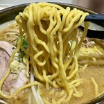 ラーメン 郷 - モチモチ中太縮れ麺✨